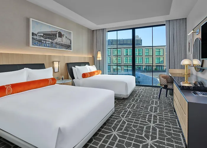 The Crescent Hotel, Worth Hotel Fort Worth