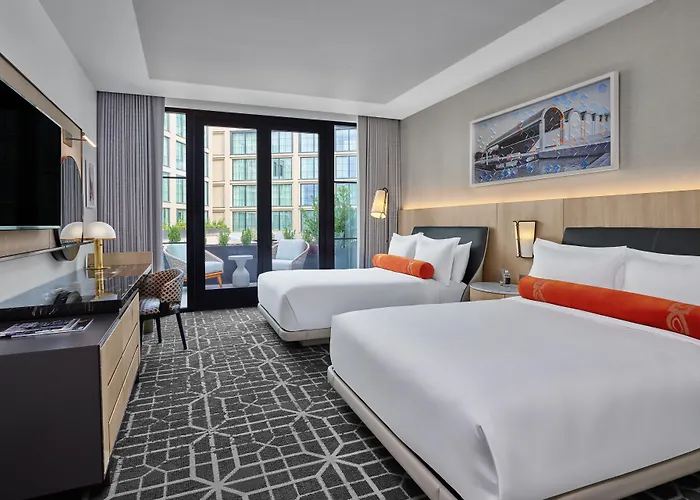 The Crescent Hotel, Worth Hotel Fort Worth