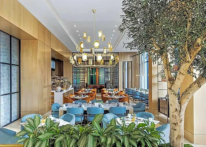 The Crescent Hotel, Worth Hotel 5*