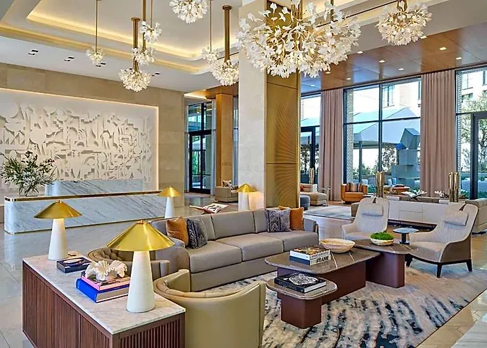 The Crescent Hotel, Worth Fort Worth