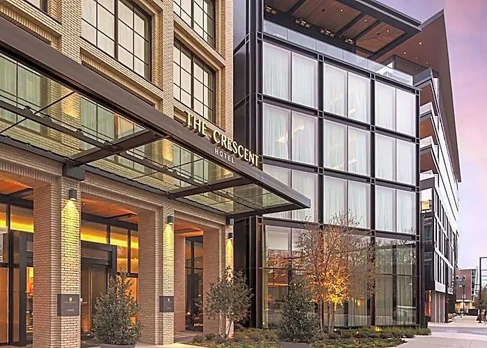 The Crescent Hotel, Worth Fort Worth